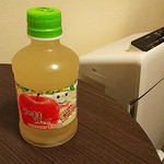 Daiwa Roinetto Hoteru - 販売機で購入した、リンゴジュース
