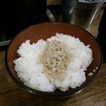 Shinkabakushin - 無料のとろろ昆布ごはん