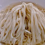 自家製麺 くろ松 - 美しく、美味しい全粒粉の麺