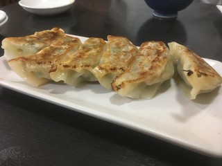 新新飯店 - 焼き餃子