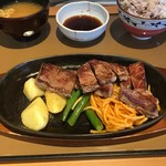 Yayoi Ken - ビーフステーキ定食