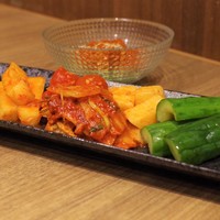 焼肉レストラン ロインズ 久茂地店 - キムチ盛り合わせ
