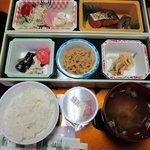 鉛温泉　藤三旅館 - 白い箱は２重のお重