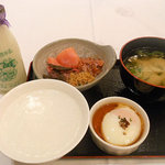 ザ・ウィンザーホテル洞爺リゾート＆スパ - お粥、汁、惣菜など