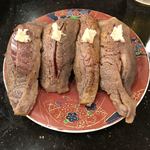 根室花まる - 本鮪炙り。柔らかいお肉のような。