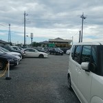 中華そば 四つ葉 - 駐車場