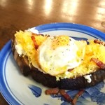 ブリコラージュ ブレッド アンド カンパニー ダイニング・カフェ - アリスの卵、群馬県産金糸瓜、ベーコンのカルボナーラ風ブリコラージュブレッド1600円。税込み　ヴィジソワーズとサラダ付き。20180816　チーズの絡まった金糸瓜がパスタみたい♪(*´∀｀)ﾉヤバ旨！