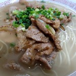 まるぞのラーメン - 焼肉接写