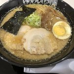 らあめん花月 嵐 - 嵐げんこつラーメン  680円