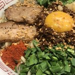 煮干そば 流。 - 夏季限定 8/9〜9/3【油そば  スタミナ】大蒜増しver
      
      トッピング具材UP