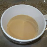 インド･パキスタン料理 ホット・スプーン - 〆のチャイ(ちょっと薄かった)