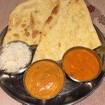 Mayur - Bセット850円左からライス、チキンとたけのこ、シーフード（ホット）