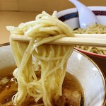 煮干鰮らーめん 圓 - つけ麺の麺リフト