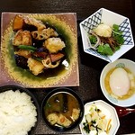 かごの屋 - 白身魚と彩り野菜の黒酢あんかけ定食