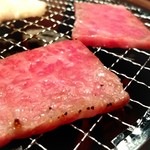 松阪牛炭火焼肉 東海亭 - ザブトン焼いてます