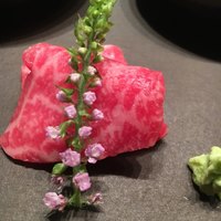 USHIGORO S. GINZA - 牛の刺身 北海道鹿部町バフンウニ添え