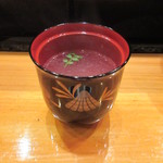 天寿し - 魚の切り身が一つ、上品な味