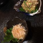 炭火焼鳥あずま - 梅水晶と焼き茄子・・焼き鳥以外の料理も充実