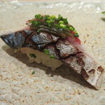 天寿し - 四貫目 〆鯖の炙り