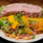 プールトワ - ランチコース 1700円 の田舎風パテとサラダ