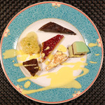 プールトワ - ランチコース 1700円 のデザート6種盛り合わせ