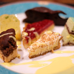 プールトワ - ランチコース 1700円 のデザート6種盛り合わせ