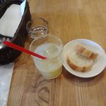 タスパ - パンとドリンク（フリー）