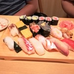第二ひさご寿司 - ランチにぎり大盛り (1380円) 、十分なボリューム