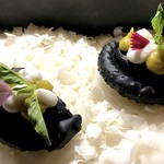 Bikini - エンパナーダ。Beef rendang empanada, sambal hijau, coconut