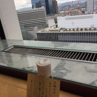 中納言 大阪駅前第3ビル店 - お誕生日カードがセッティングされています。