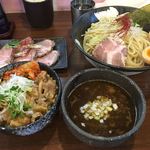 麺や 真登 - 特製つけめん大盛 鳥とろ丼