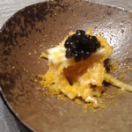 USHIGORO S. -  白センマイの卵黄カラスミソース和え キャビアと生カラスミ