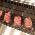 USHIGORO S. - 和牛の厚切りハラミ