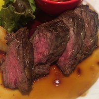 世界のワイン博物館 グランフロント大阪店  - ステーキ イイ(*´ω`*)
