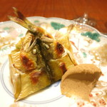傳 - 干し鮎焼き　うるかのパテ　たで蒸しパン
