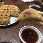 川鳥 - 奥の円盤餃子に焦点が…(^◇^;)