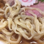 麺や 河野 - 手揉み平打ち麺アップ