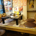 焼肉 親鳥専門店 ばかたれ - 小上がり