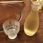 鳥つね自然洞 - 鷹勇