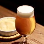 餃子とスパークリング バブルス - 生ビール