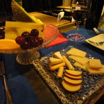 ギャルソンパブ - チーズにフルーツ