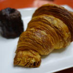 91114051 - クロワッサンとカヌレ