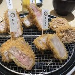 とんかつ 一頭揚げ 亀かわ - 