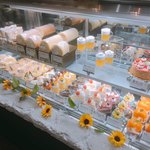 蓼科高原チーズケーキ工房 - 併設されてる「たまごとミルクとりんごの樹」