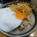 ラーメンショップ うまかっぺ - もつ月見ラーメン