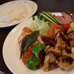 洋食マザー - チキン香草焼とミックスフライ