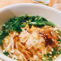 広尾はしづめ - 蒸し鶏の葱油がけ温麺