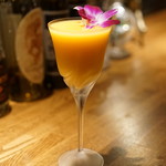Bar Aster - 沖縄県産 完熟マンゴーのカクテル