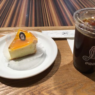 焼きたてチーズタルト専門店PABLO_1