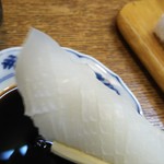 Sushi Tora - イカ  アップ  細かく包丁が入ってます。